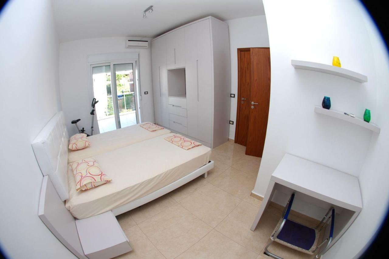 Ferienwohnung Azzura Flats Sarandë Exterior foto